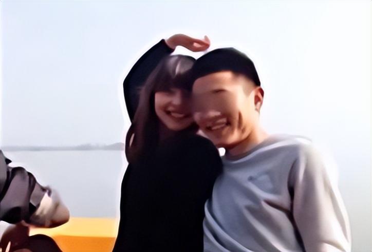 另一方面,民警向李妈妈询问了李芒与杨可的婚姻关系如何.