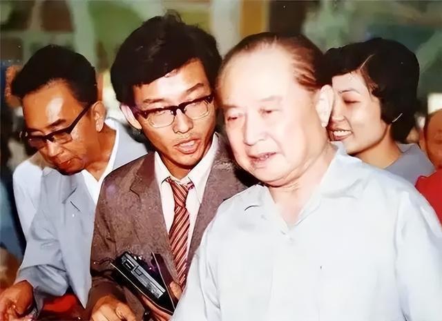 汪道涵:曾任上海市委书记,长子是中将