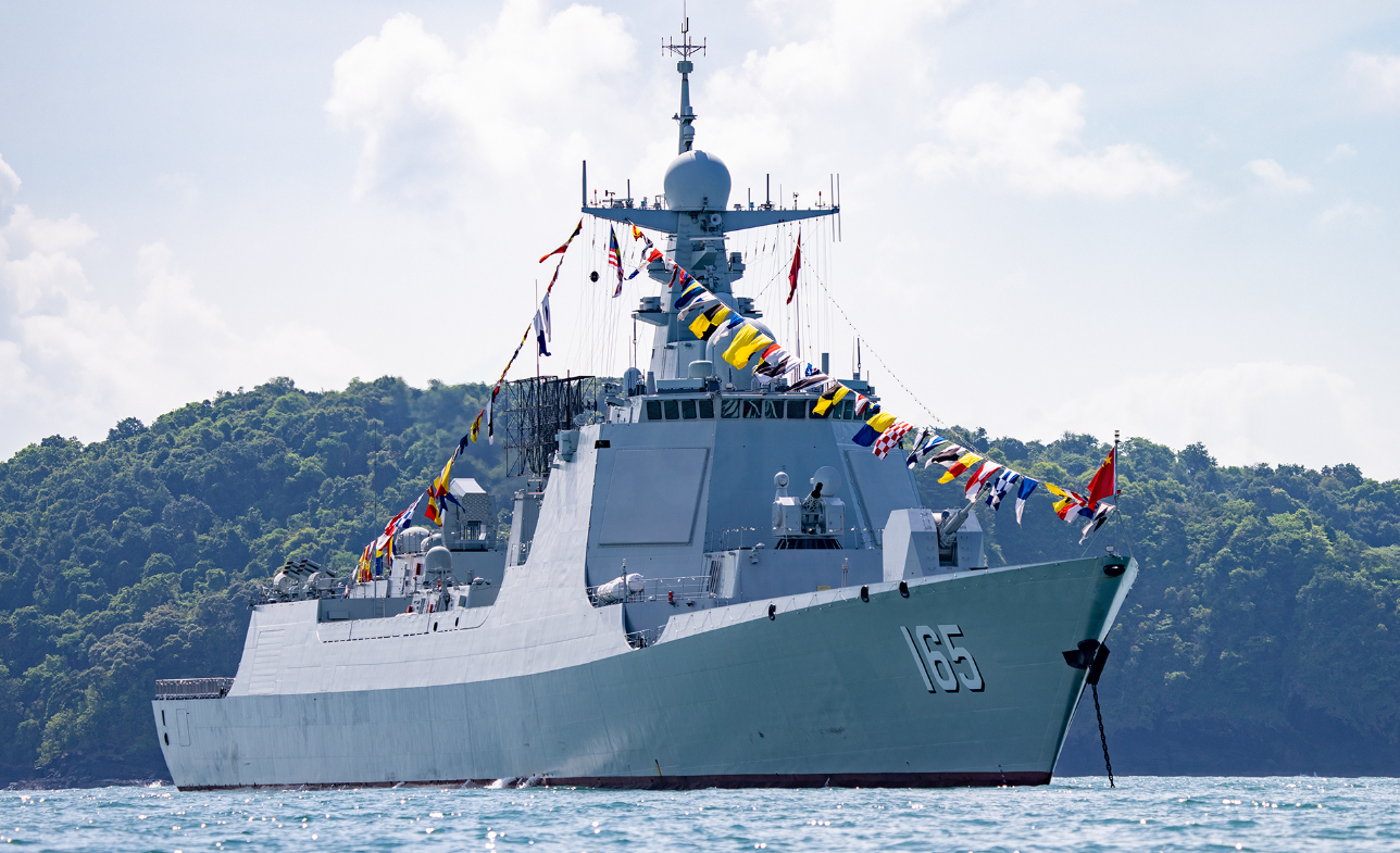 长兴岛舰艇挤不下?12艘万吨同时造,实力相当半个英国海军