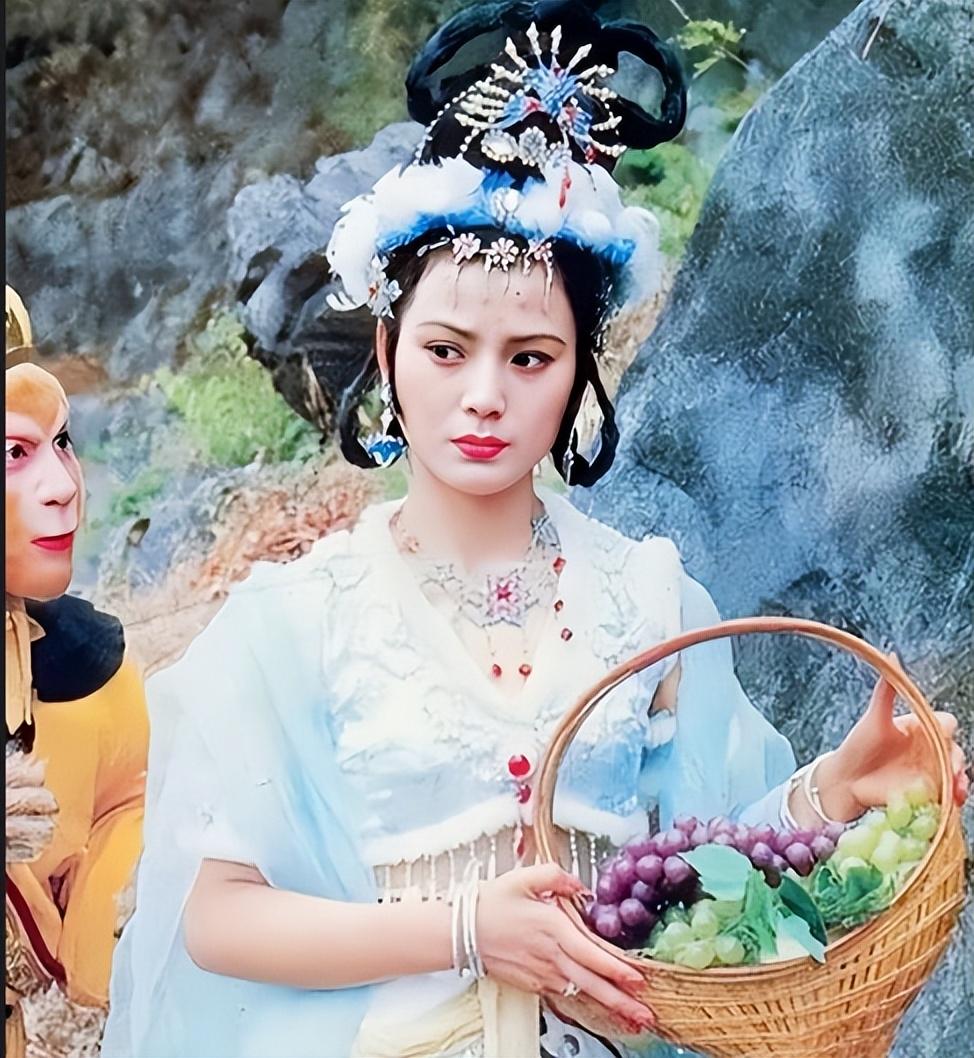 回顾《西游记》36年,8位女妖精现状,有人离世,有人嫁