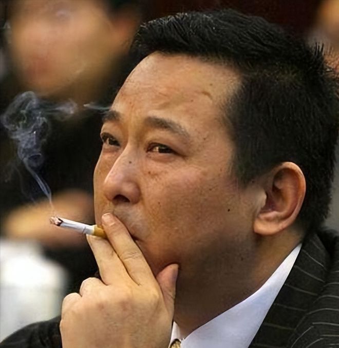 故事:地头蛇王永成扬言炸掉汉龙集团,10天后,刘汉派人将其销户