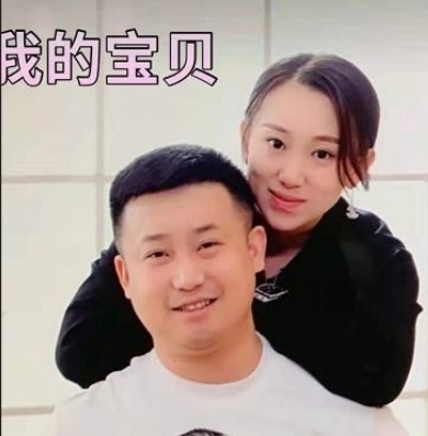 第二任老公是前夫王金龙的师弟小鹏飞,婚后俩人有一个胖小子