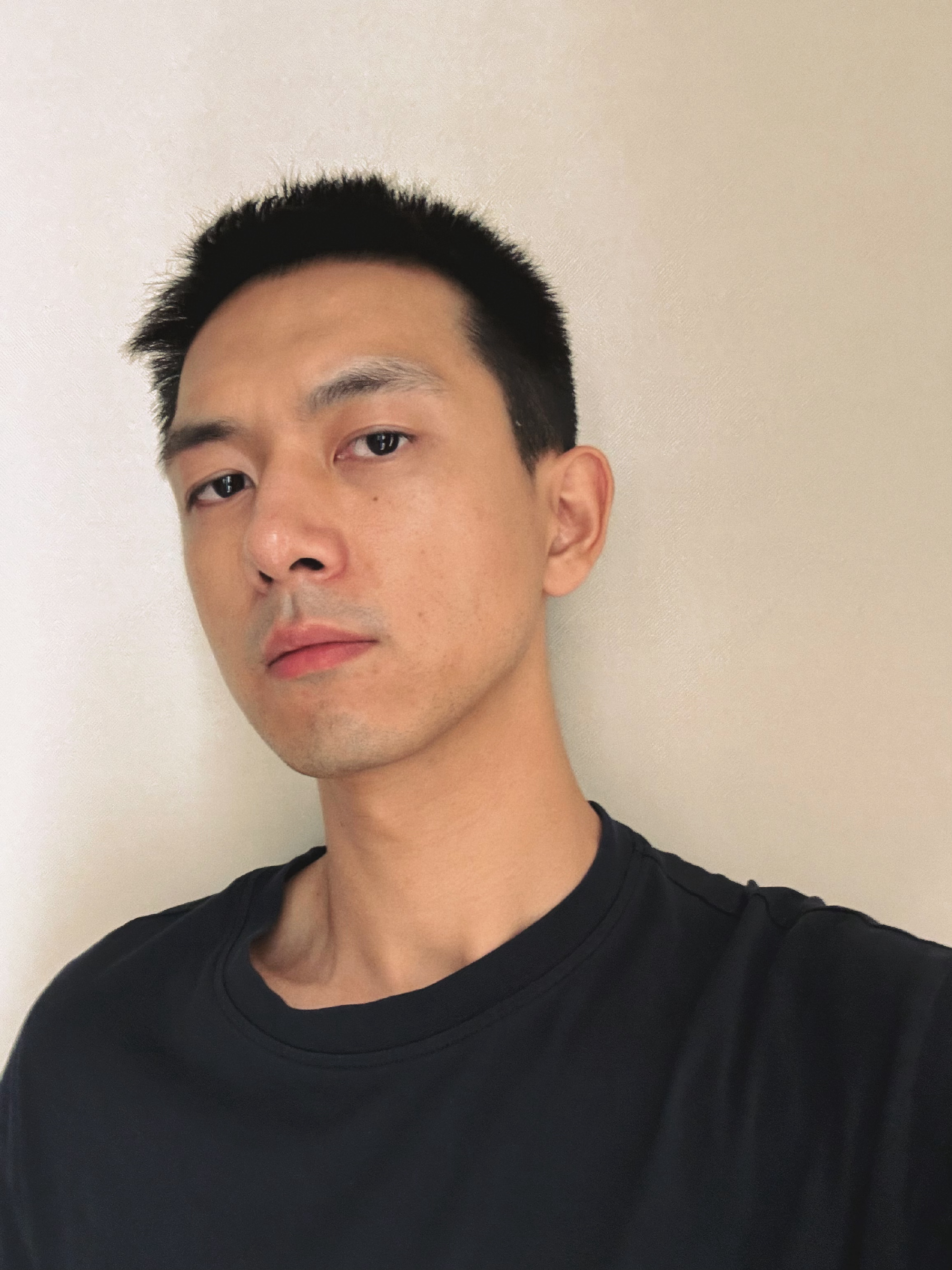 李现剪寸头又帅了