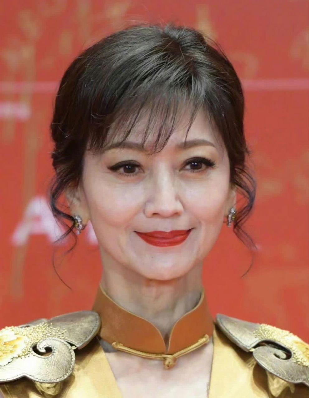 赵雅芝自然老去