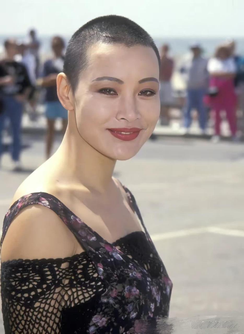 陈冲年轻时也太前卫了