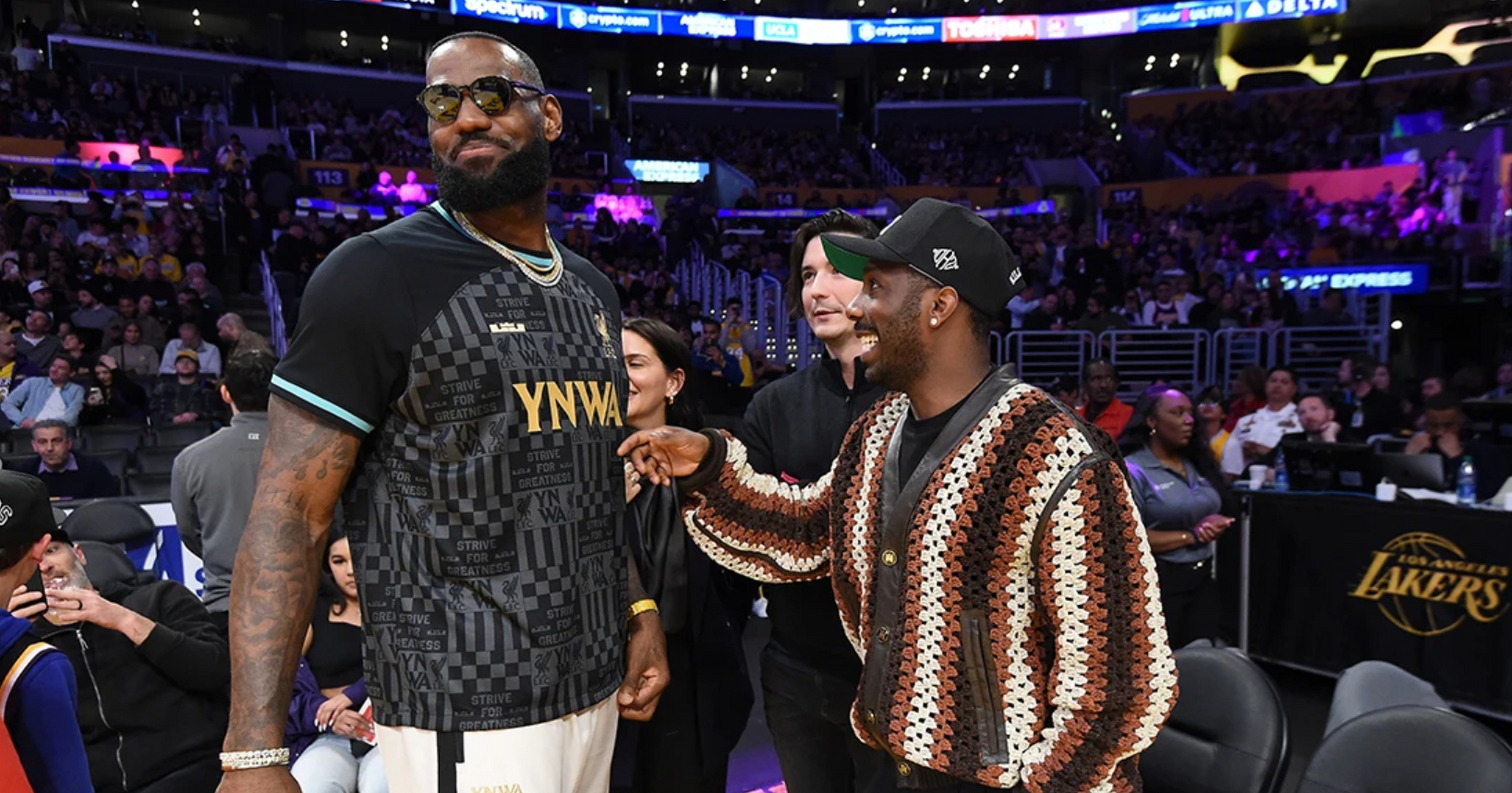 紧接着,里奇保罗又说了,詹姆斯是否和湖人续约与布朗尼无关.