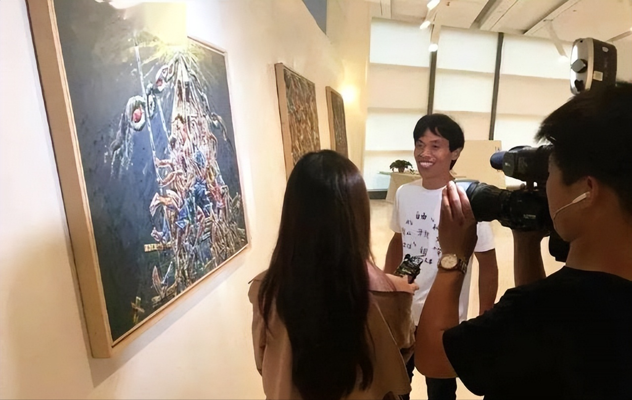 回顾在家画画28年,父母抬不起头妻子痛哭,最后一幅画