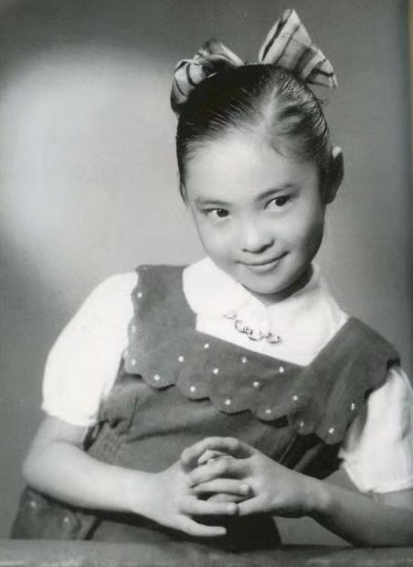 她是周星驰的理想爱人,张国荣的女神,娱乐圈唯一敢甩