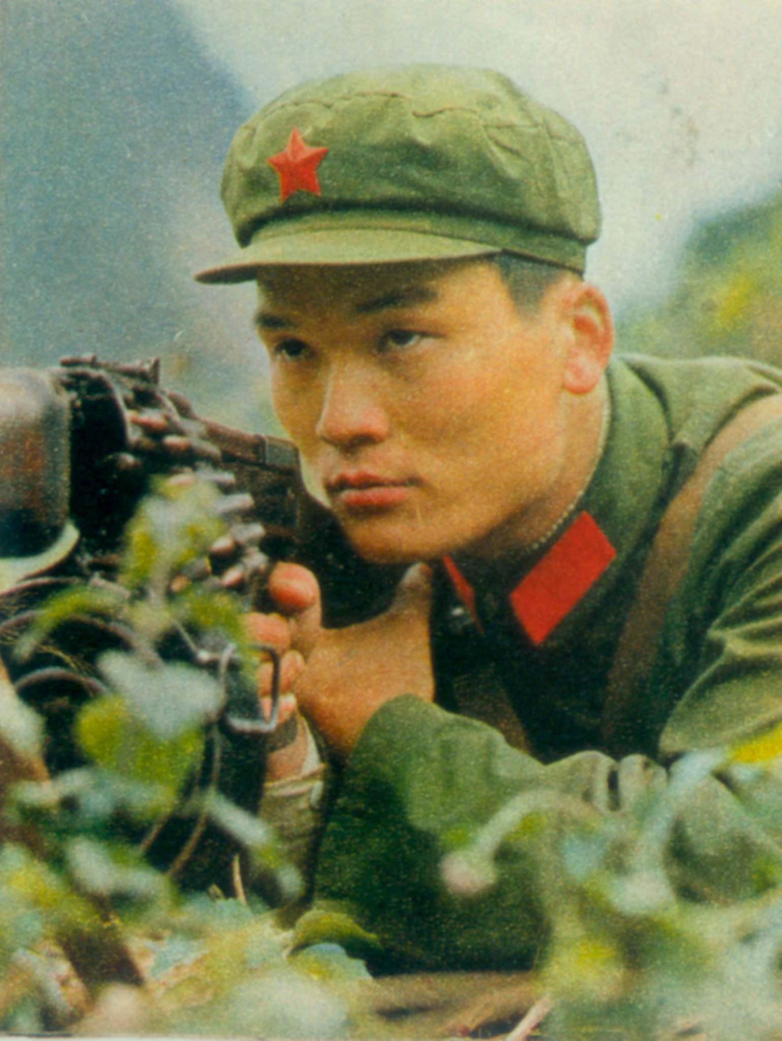 刚分到运输连,师长就点名要坐我一次车,政委:你像他去世的儿子