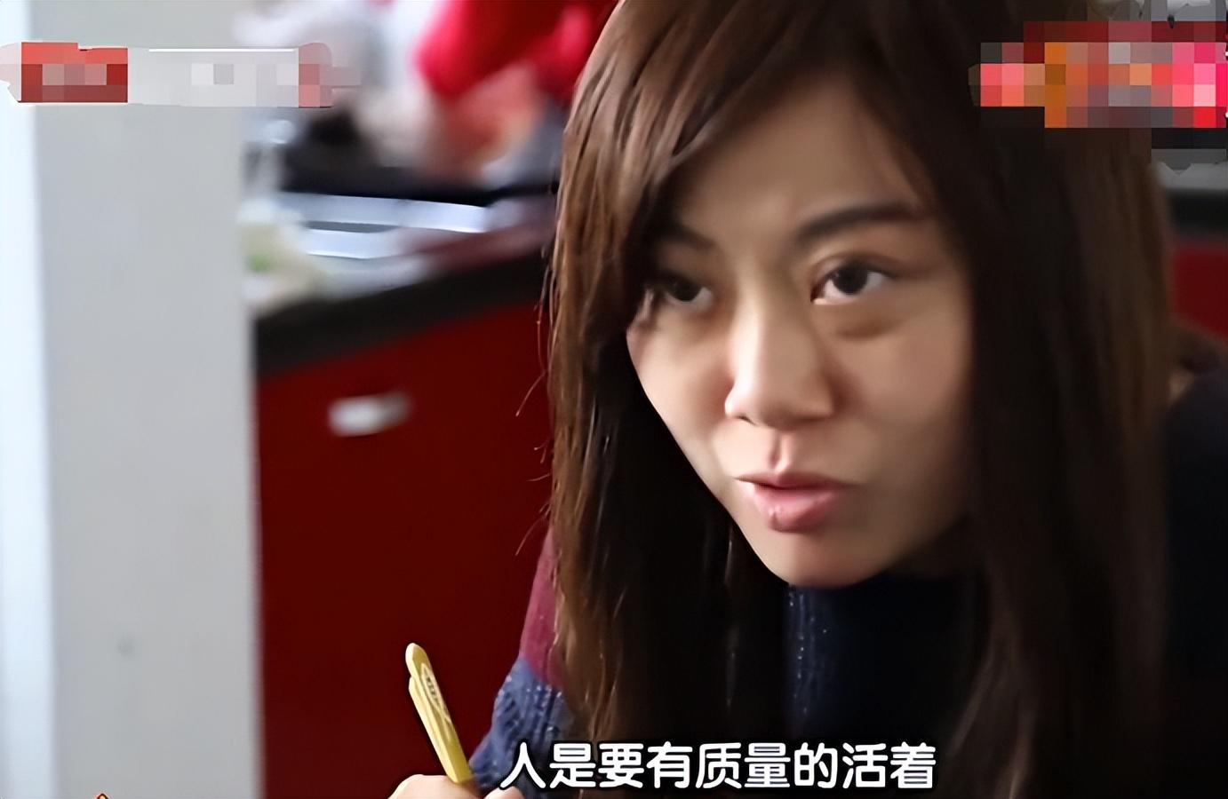 2016年,江苏常州白血病妈妈钟雯,为了产子拒绝化疗