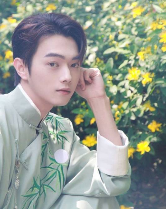 许凯经纪人丨"许凯:探索未知的旅程"