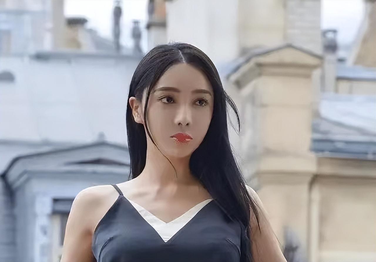 也曾经被赵本山给收徒了.任娇是参加模特