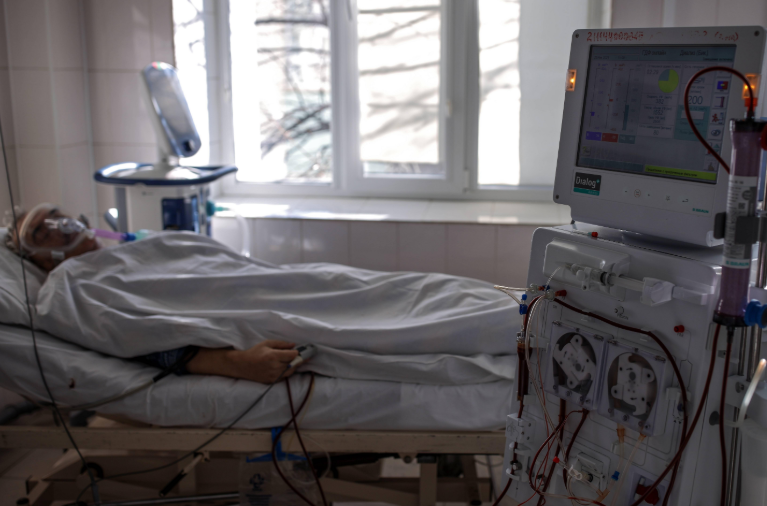 回顾男子去世医院拒开死亡证明,遗体存放17年,殡仪馆