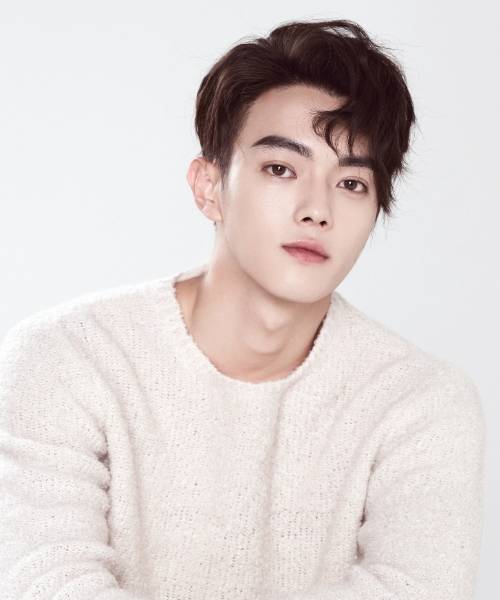 许凯经纪人丨"许凯:探索未知的旅程"