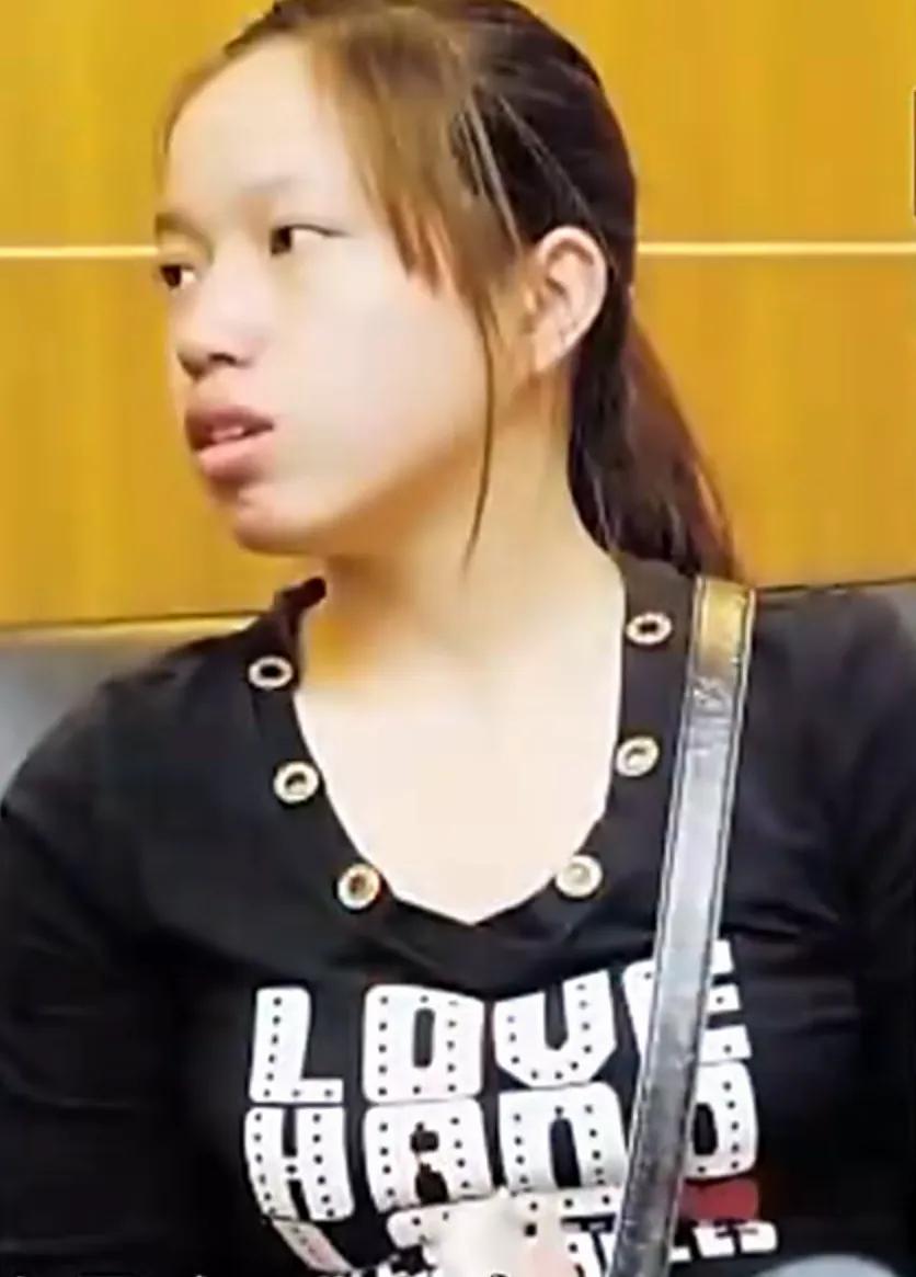 此消息一出,引起轩然大波.网络上,对张莹莹全是谩骂声.