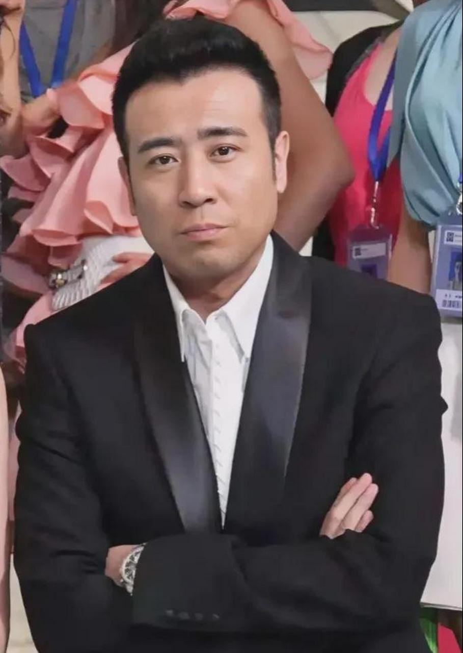 辽宁省家喻户晓的10位演艺明星  1,小品之王—赵本山,来自铁岭 2,东北