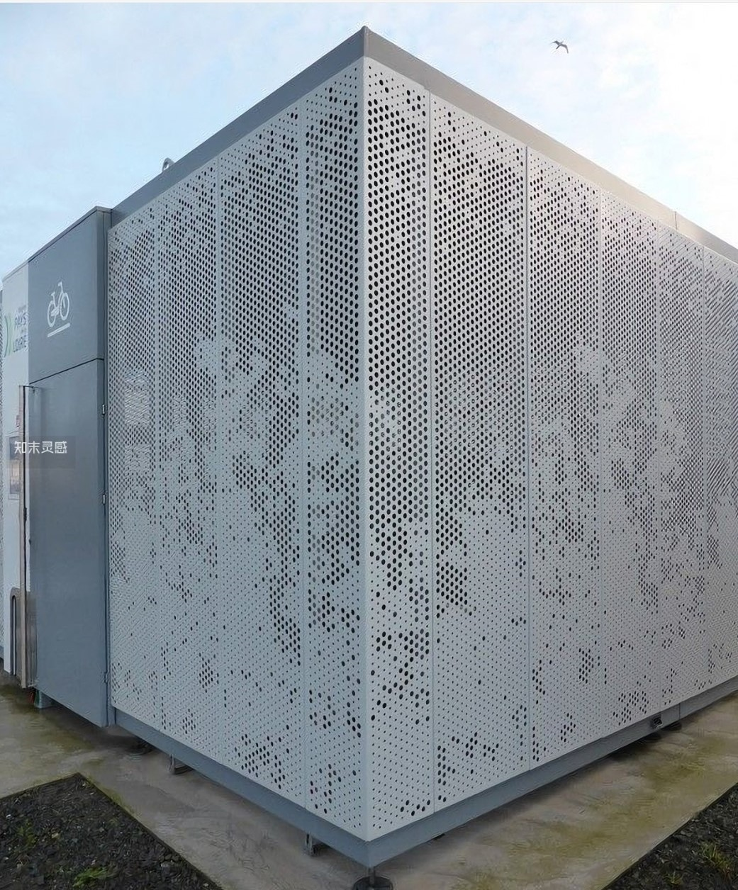 氟碳漆穿孔铝单板幕墙雕花镂空门头造型冲孔铝板吊顶外墙加工定制