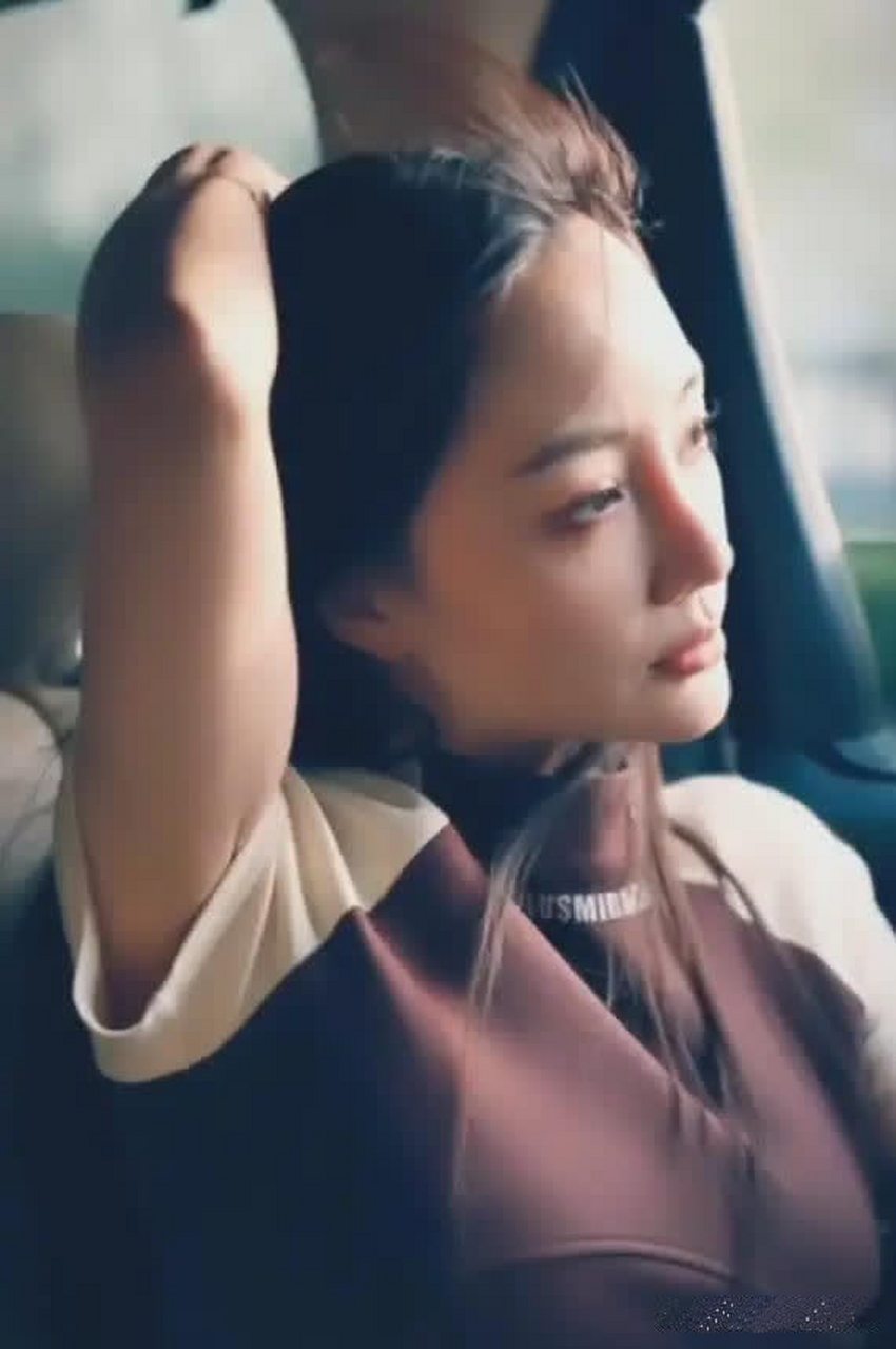 李小璐鼻梁动刀