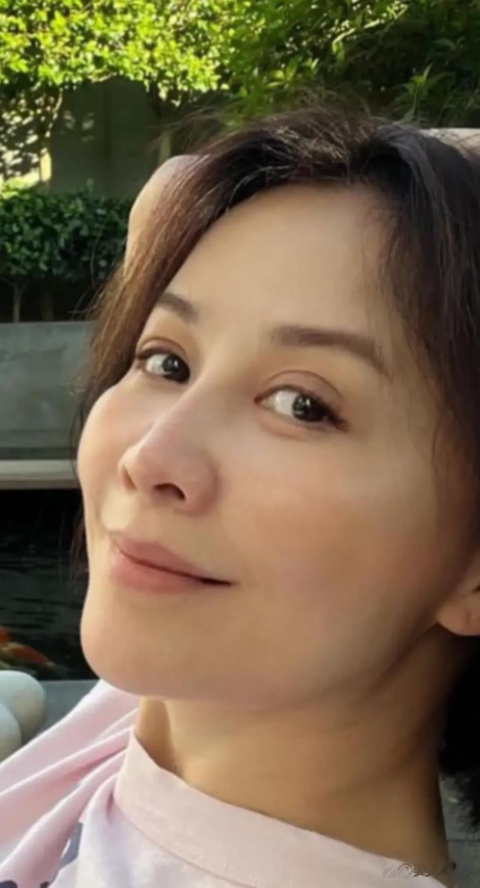 刘嘉玲素颜照