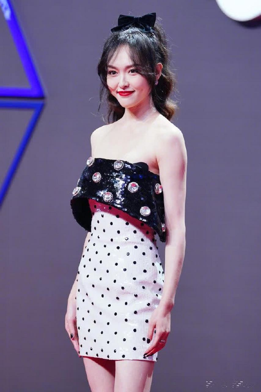 唐嫣穿balmain 2020早秋系列短裙