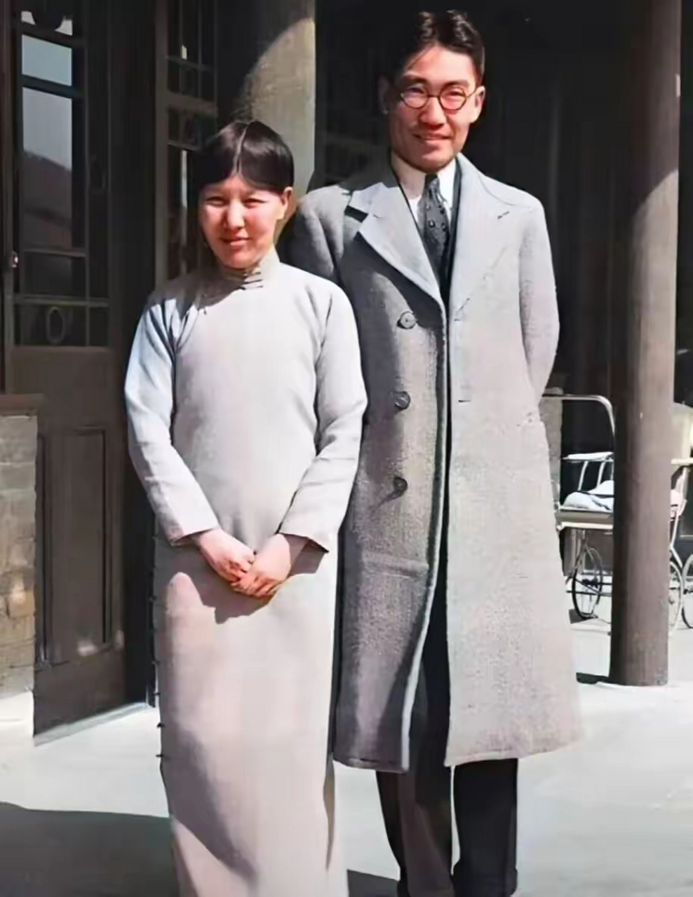 1925年,冰心和林徽因唯一的的合影.