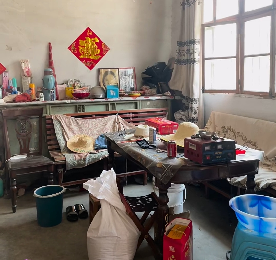 每次回家都想要收拾,每次收拾都是你扔她捡,想想还是