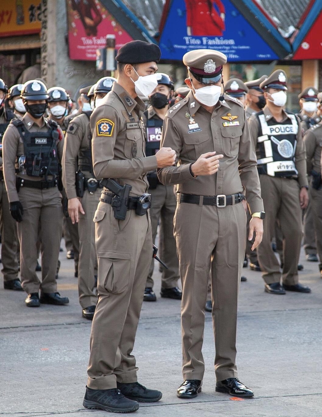 泰国警察巡逻执勤服鉴赏