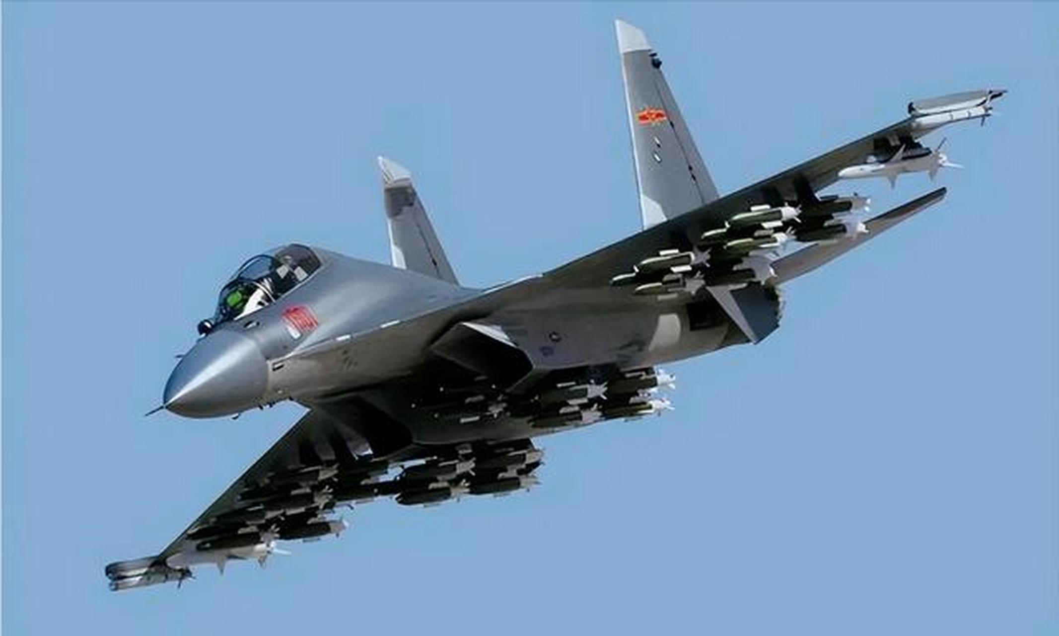 现在不少军迷一提到歼16就言必称什么"炸弹卡车",特别是一看到高山的