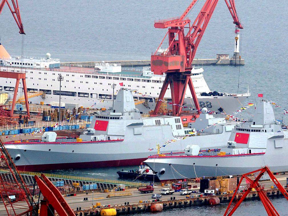 海军3艘055深入南海,网友调侃:这是去打外星人?
