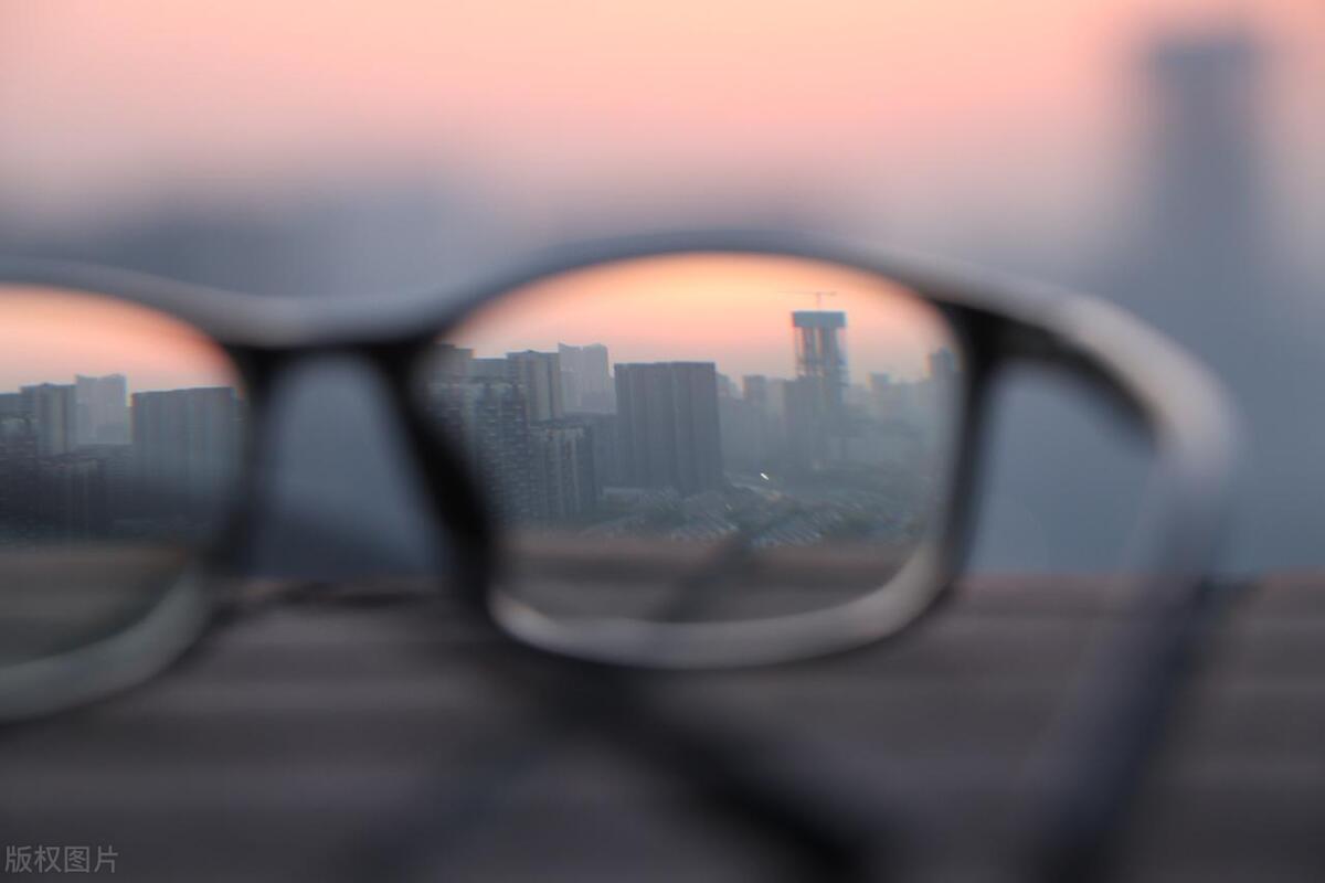 视物模糊变形,当心是"黄斑区"出了问题!中医一方化解失明危机