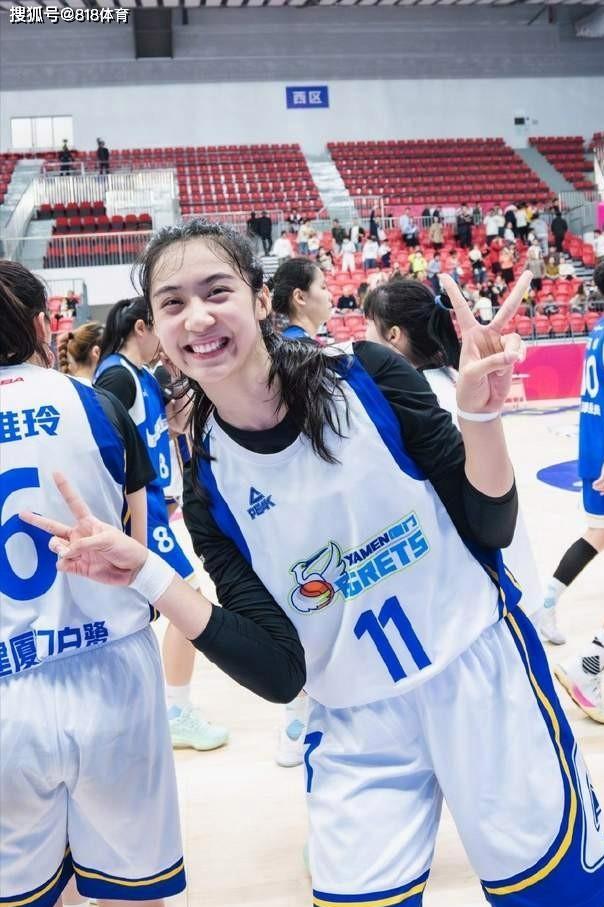 纪实女篮00后内蒙古姑娘卓识:身高1.9m,又有颜值又有实力