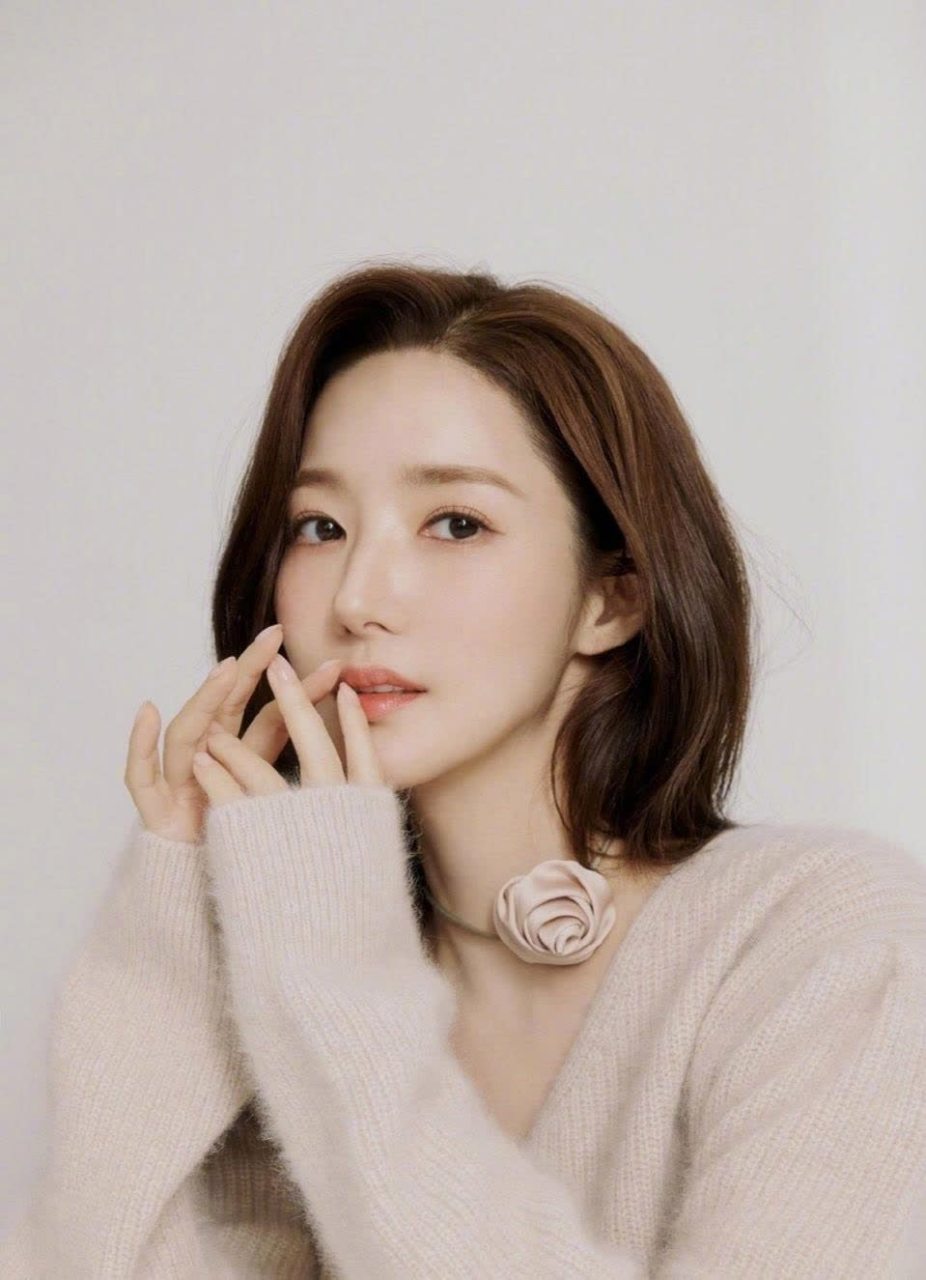 韩国女星朴敏英