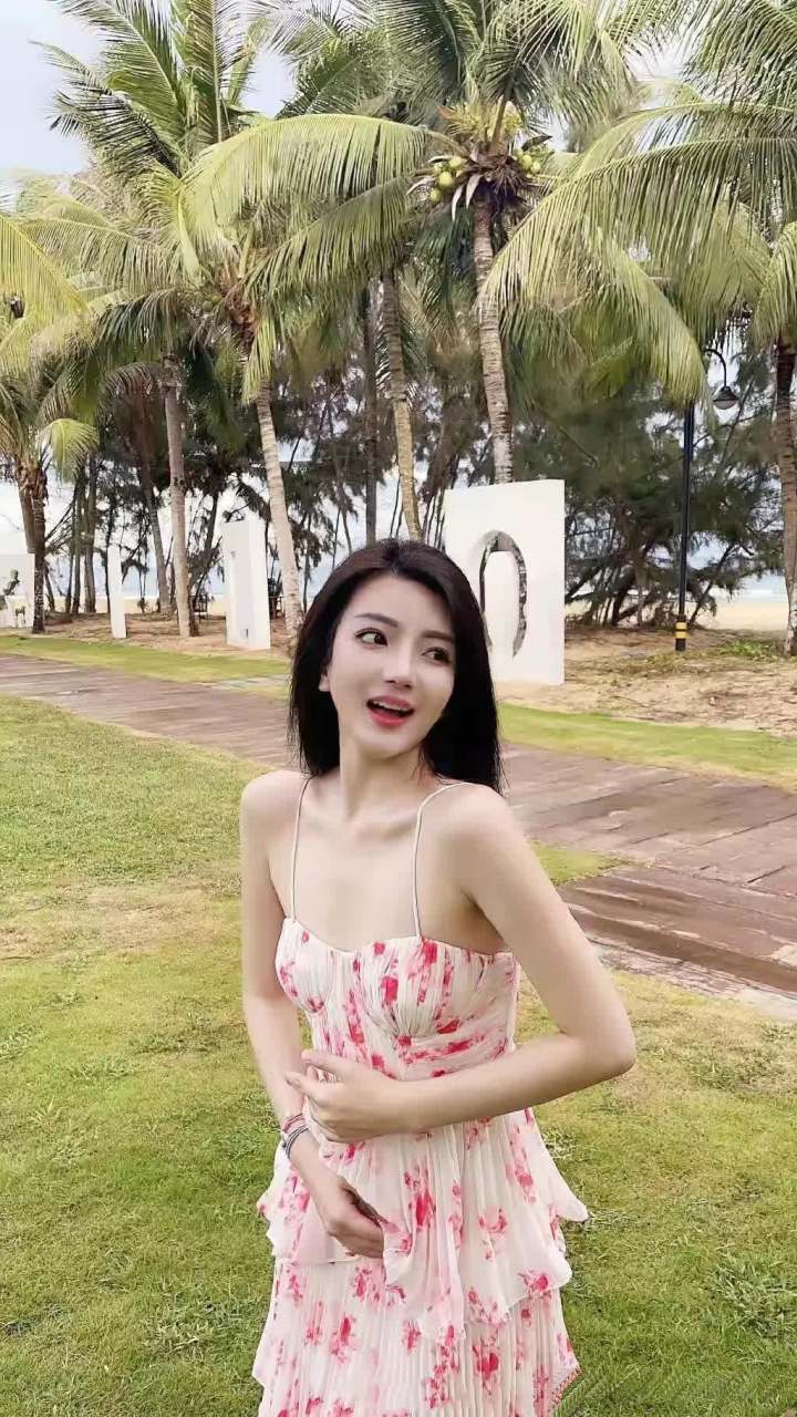 白卉子魅力四射女神