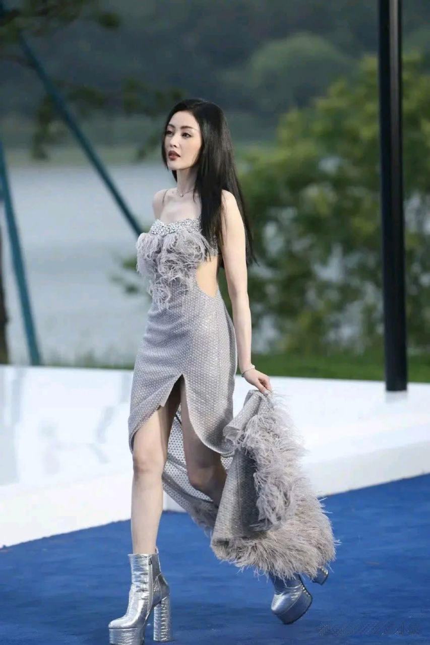 90零后的张天爱