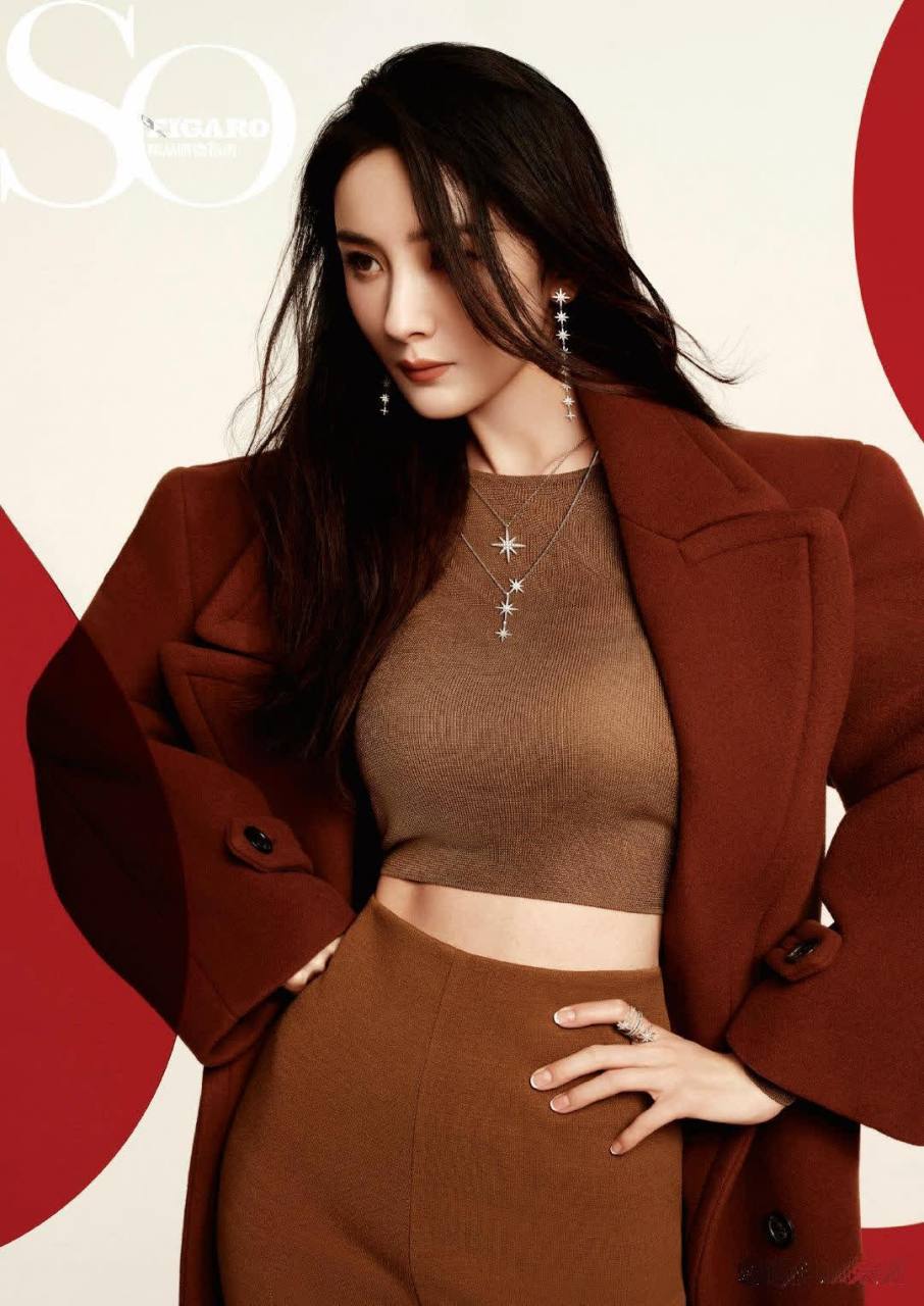 杨幂马甲线小细腰大长腿