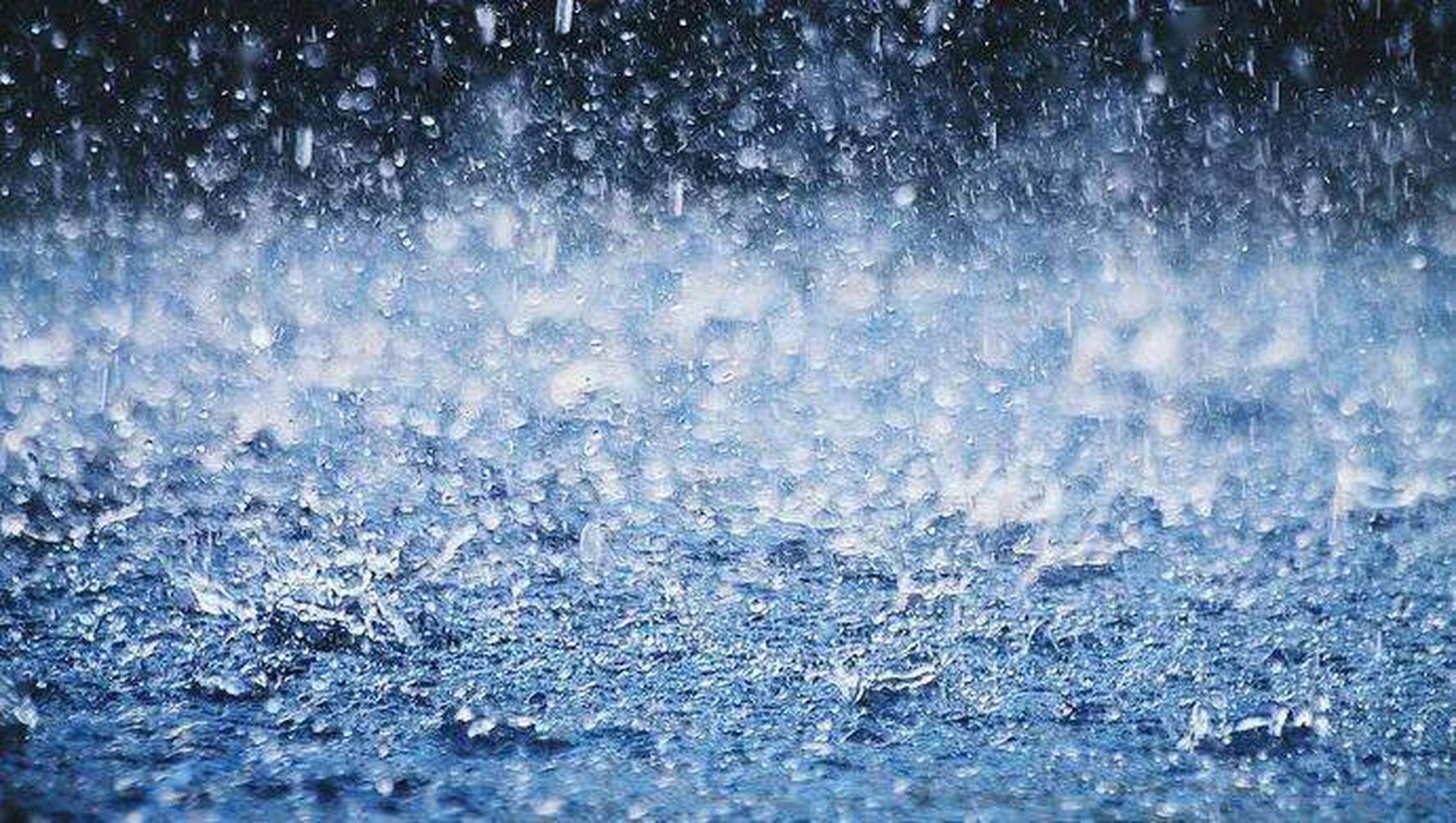 直击南方多地暴雨现场#   最近南方一直下暴雨,广西,广东,福建等刀技