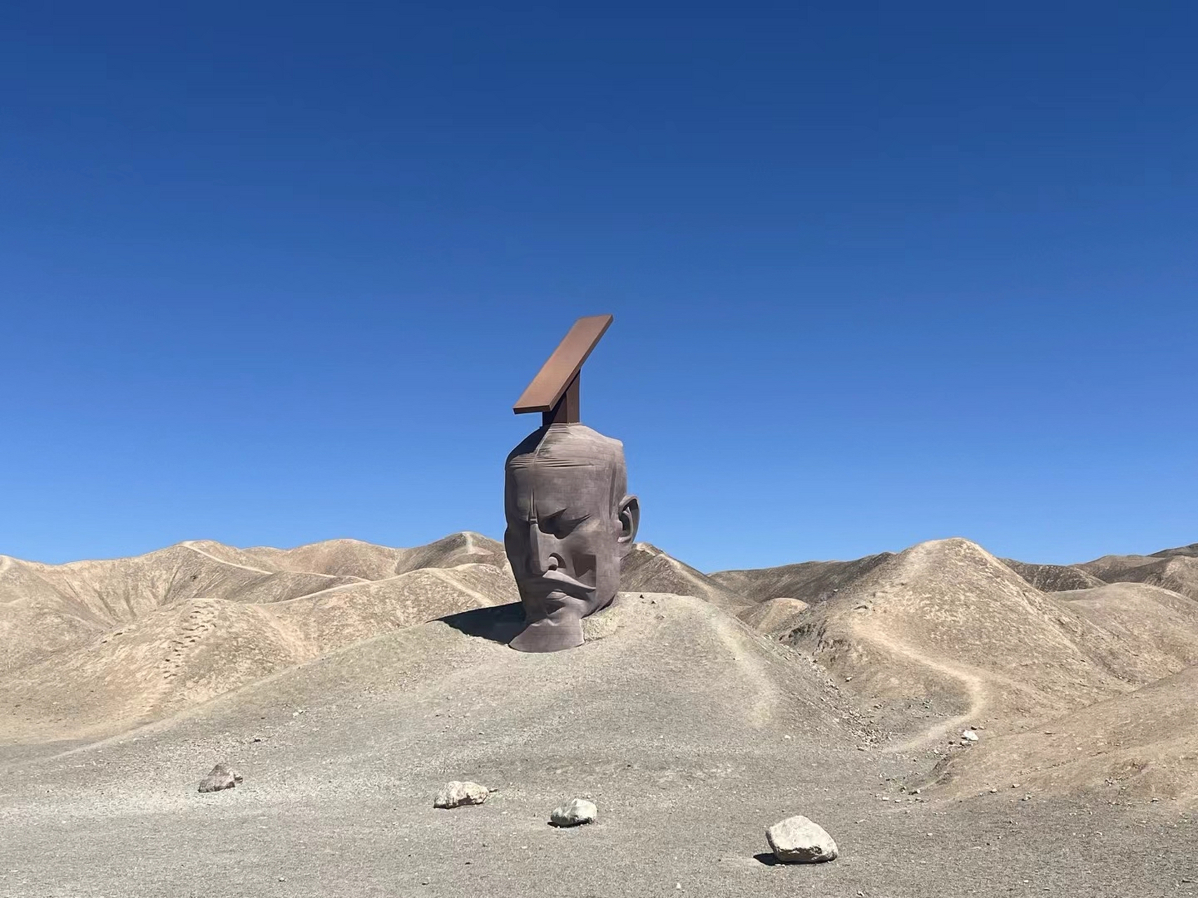 敦煌～瓜州县(品尝瓜州甜瓜)～大地之子雕塑群～破城子遗址～锁阳城