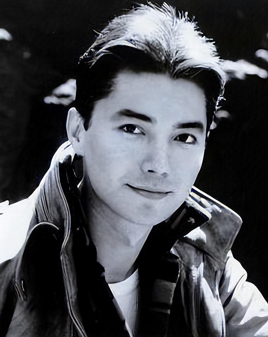 华人巨星尊龙:"我没有家和父母,没有童年 死后也不要墓碑"