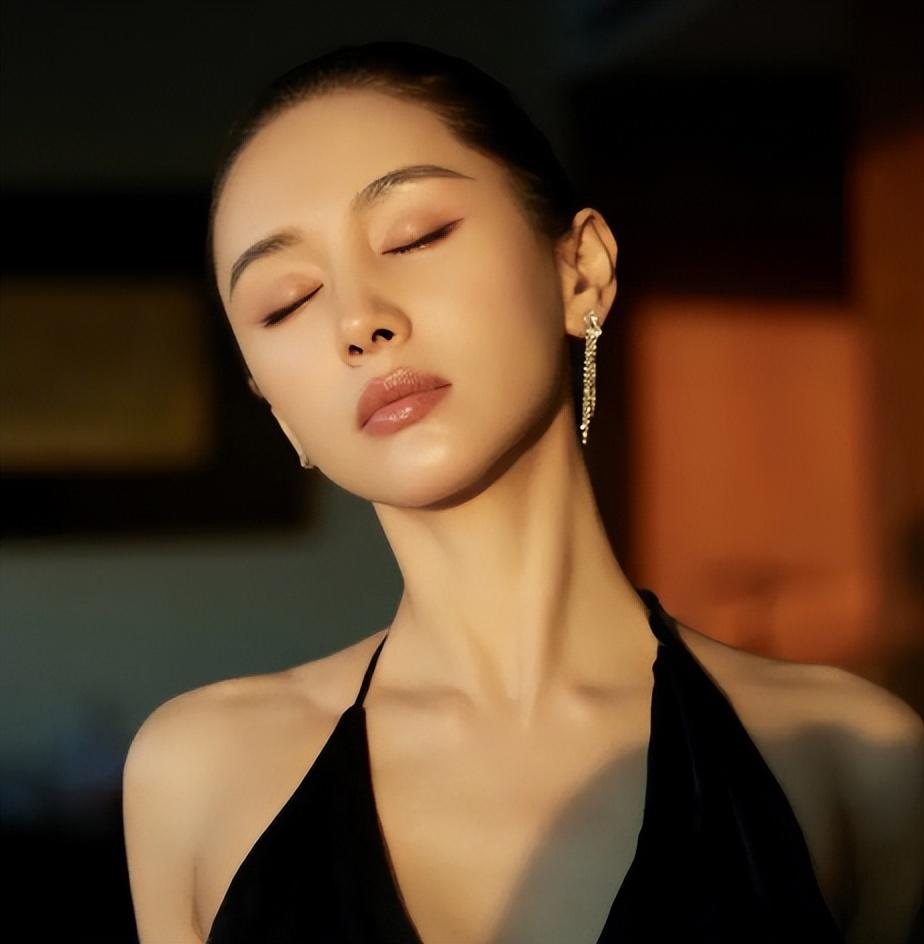 回顾:看脸气场一米八,实际不到1米6的九大女星,最低的1米53