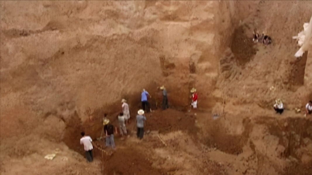 05年河南郭庄村发现楚国流沙墓,防盗措施很高明,主人身份仍成谜