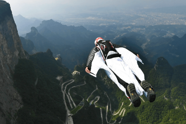 2020年,大四女生刘安在天门山翼装飞行时遇难,极限运动值得吗?