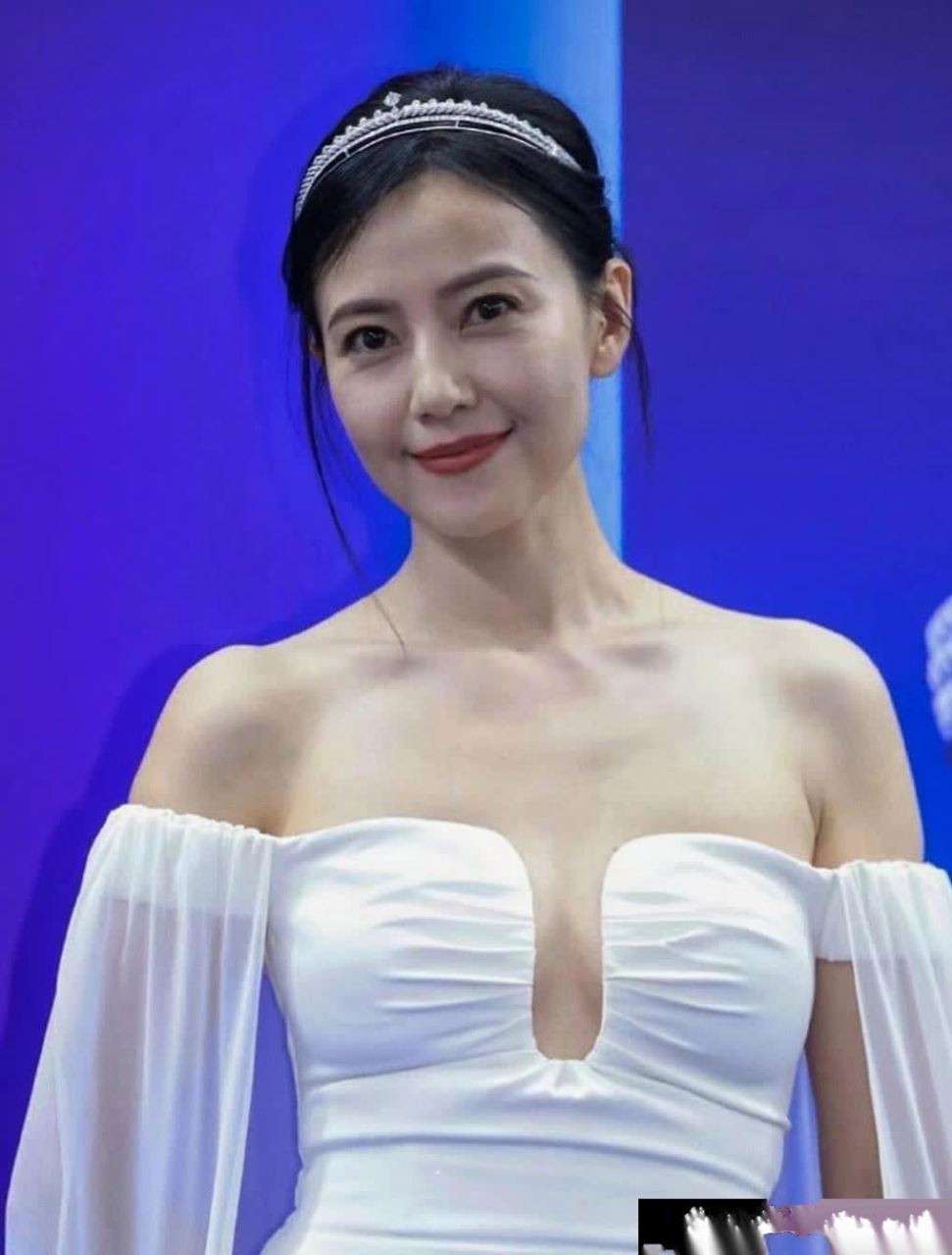 45岁的高圆圆生图怼脸依旧美
