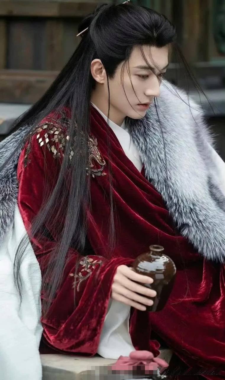 刘学义古装造型