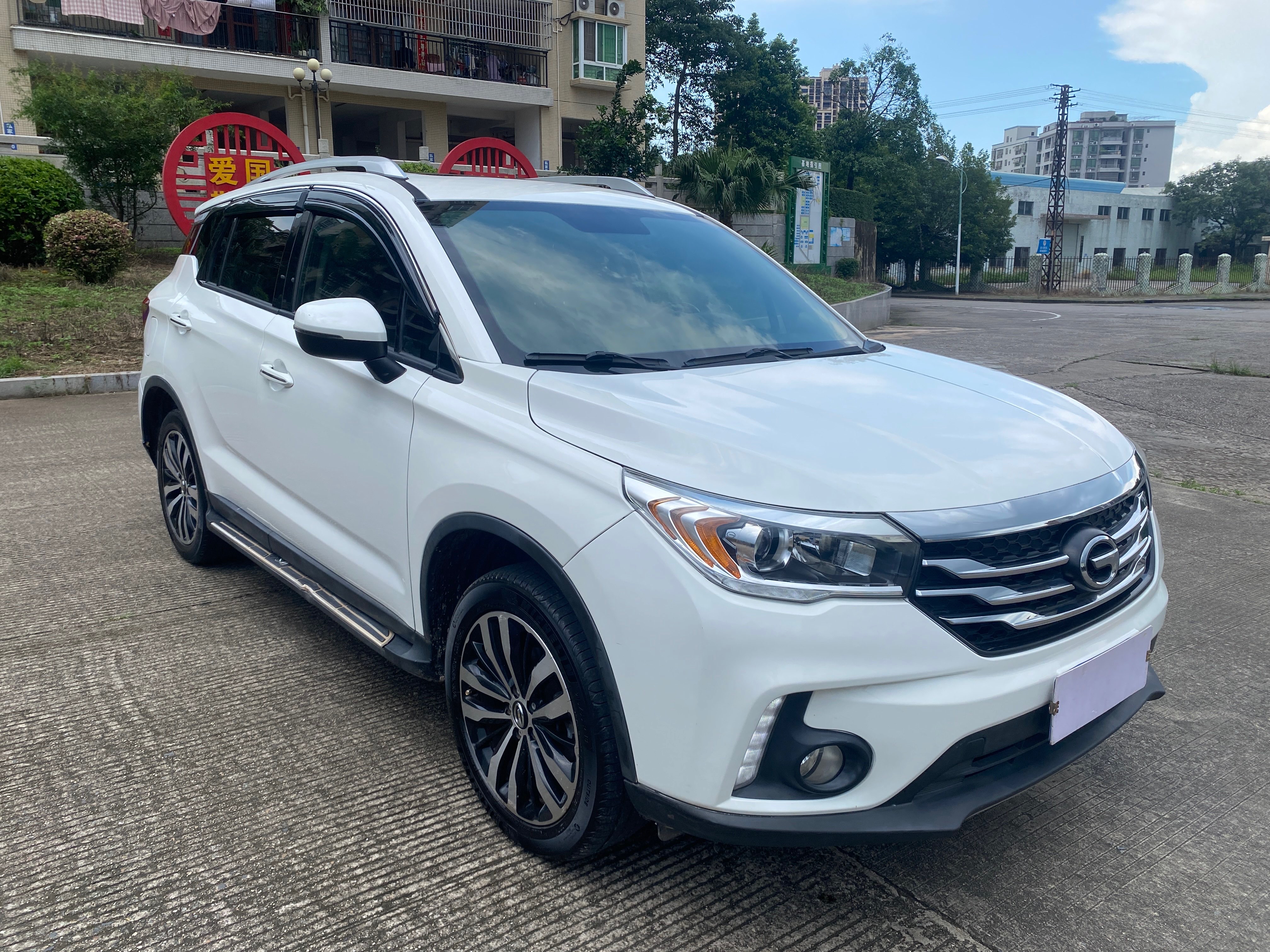 轿车型传祺车型