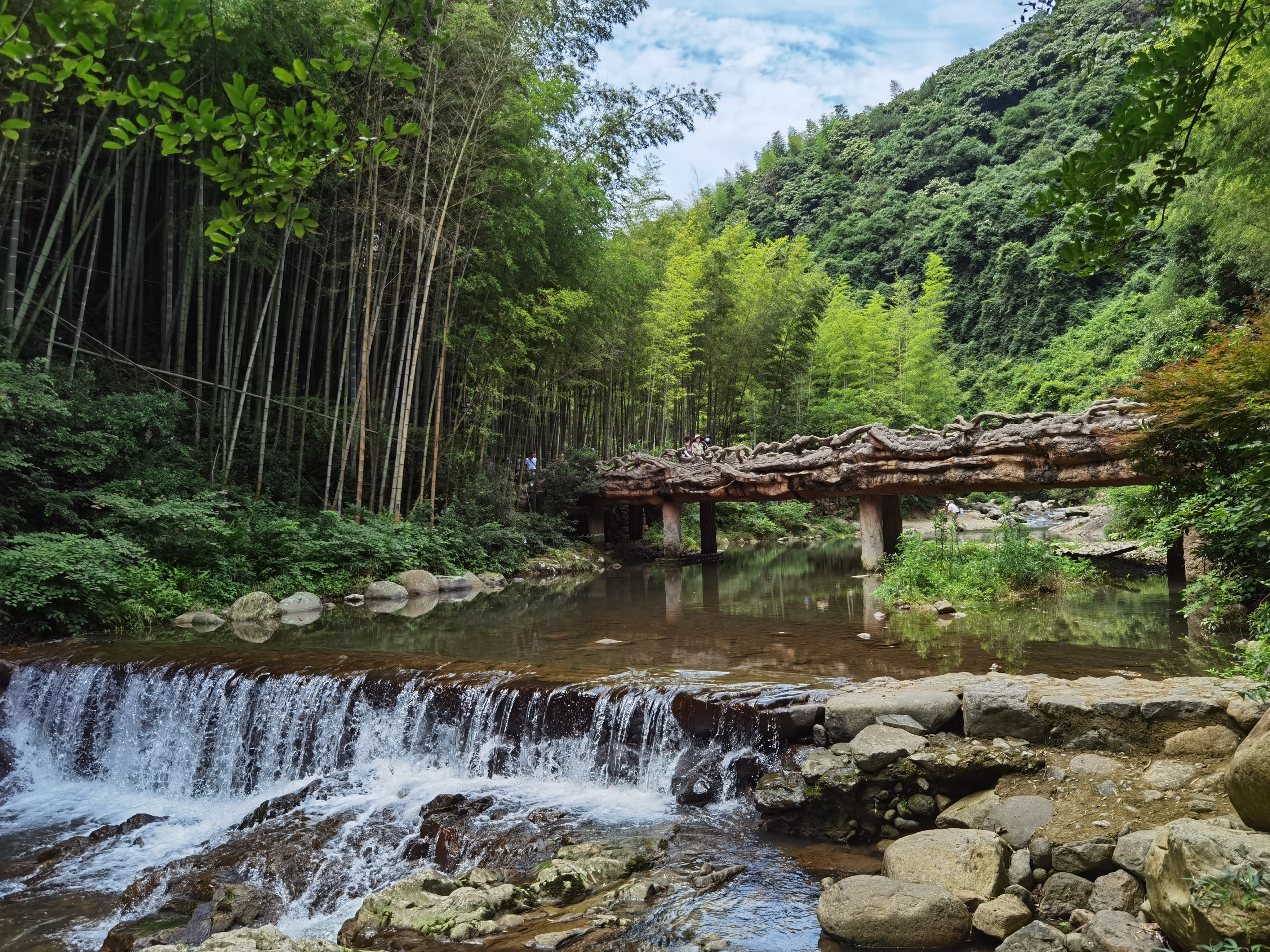 余姚寻踪:"浙东小九寨",夏日玩水胜地