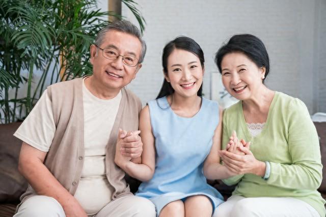 迈入知天命之年,重塑亲情纽带:50岁父母与子女的相处新哲学