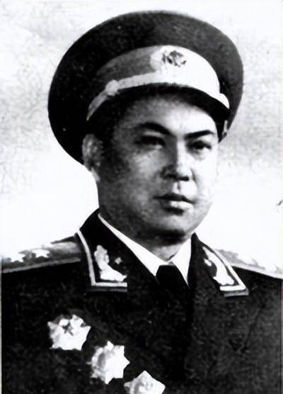 1970年,一位被贬官的四野悍将,看望了同样被贬官的老上司邓华