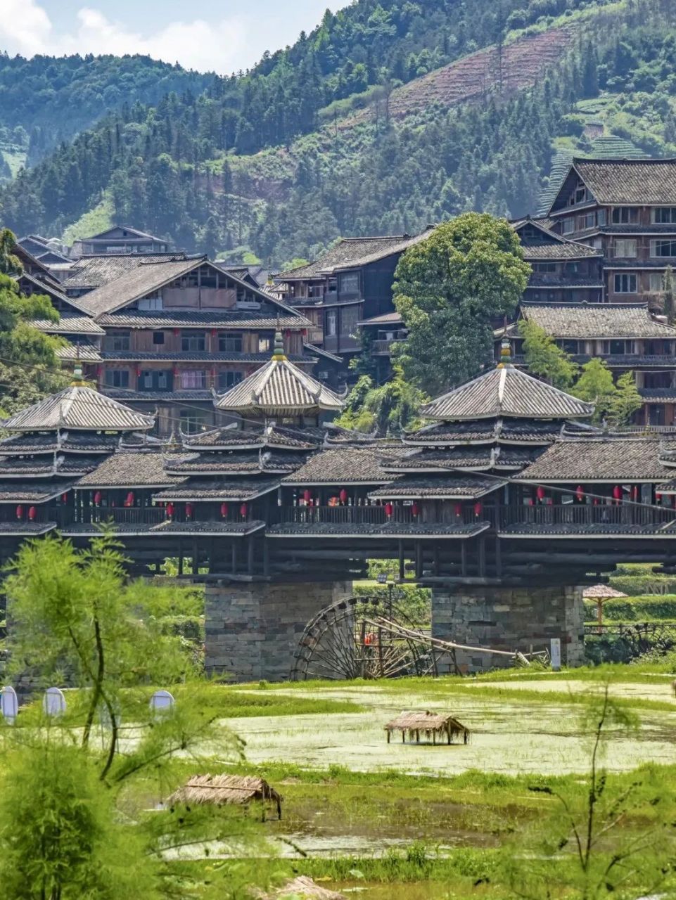 广西柳州程阳八寨景区位于三江侗族自治县林溪镇,是中国侗族文化和