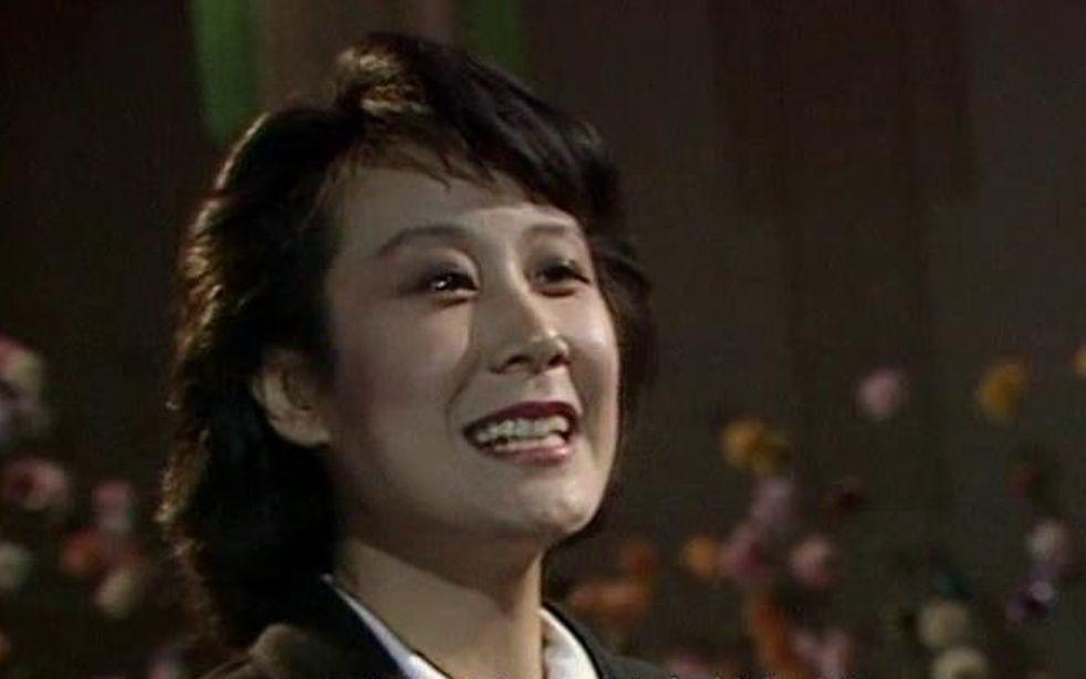 回顾苏小明离婚39年:她出国留学后再婚生子,前夫如今过得怎样?