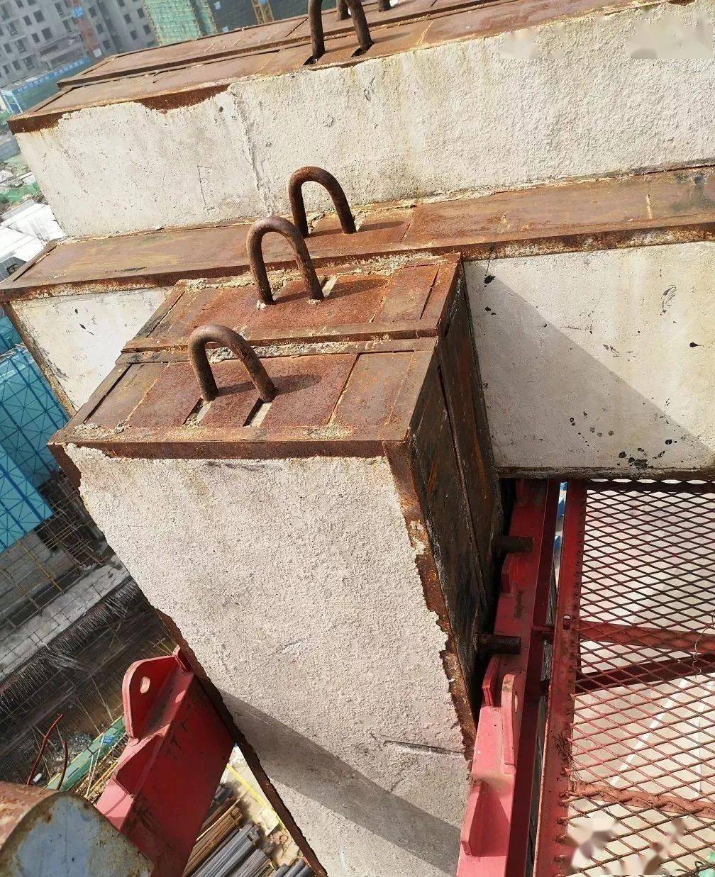 安全员必知:如何通过图文并茂轻松看出塔吊异常